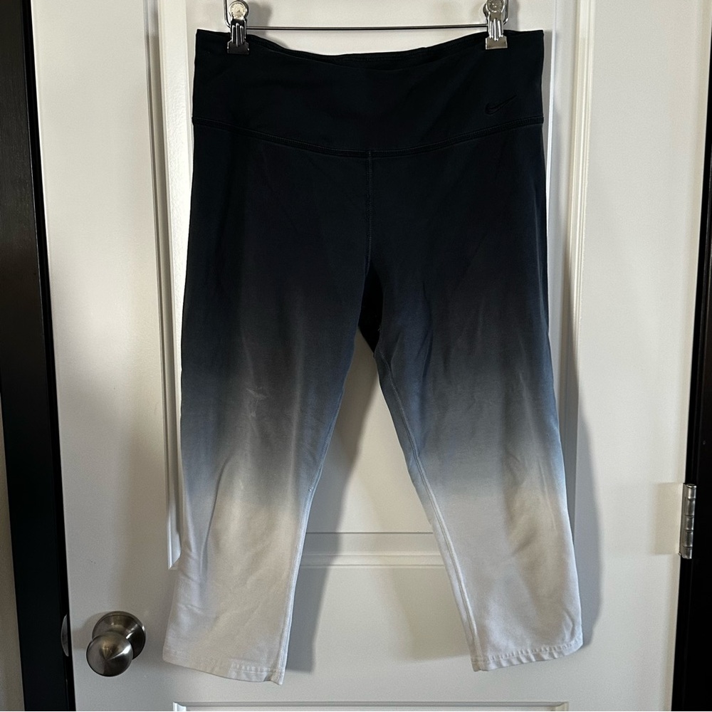 Nike Legend 2.0 Dri-FIT Ombre Capri Leggings | Workout Essential | Women’s L